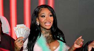 Summer Walker está com dinheiro na cabeça mas o que é verdadeiramente rico é seu som