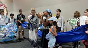 Indígena da Nova Zelândia usa 'concha trompete' para emitir alerta sobre oceanos na COP30