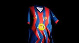 Barcelona lança camisa inspirada em exibição de gala de Ronaldinho