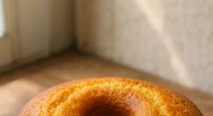 Bolo de laranja de liquidificador: receita fofinha, sem açúcar, óleo ou glúten