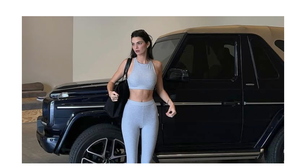 Parecem tênis Samba de cano largo, mas são os novos Adidas na cor bordô que deixam qualquer look mais retrô e estiloso