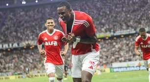 Internacional vence o Ceará em jogo marcado por redenção de Ricardo Mathias