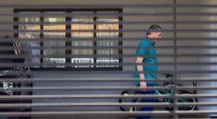 PM relata ao STF troca do carregador da tornozeleira de Bolsonaro