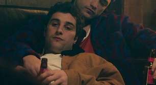 Personagens LGBTs correm o risco de serem menos vistos em séries, aponta relatório