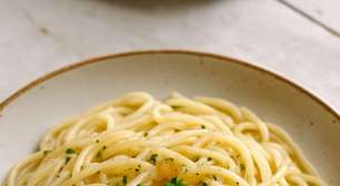 Receita rápida: macarrão alho e óleo cremoso em apenas 15 minutos