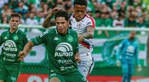 Chapecoense vence Atlético-GO e garante acesso para Série A