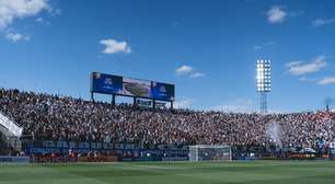 Jogadores do Atlético discutem com torcedor após pênalti perdido na final da Sul-Americana