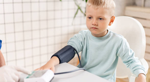 Pressão alta na infância pode prever risco de doenças cardíacas na vida adulta