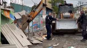 Operação policial remove 200 toneladas de barricadas na Cidade de Deus