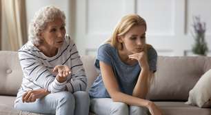 Pessoas que se afastam dos pais quando ficam mais velhas costumam ter esses 4 comportamentos sem perceber