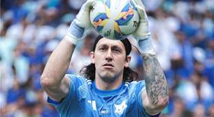 Defesa do Cruzeiro dá aula e fica no topo de ranking de mais jogos sem sofrer gols; confira