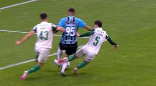 Ouça áudio do VAR no primeiro pênalti marcado em Grêmio x Palmeiras