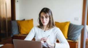 Santander Oferece Bolsas para Programa de Liderança Feminina em Londres