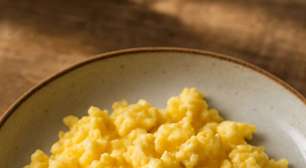 Ovo mexido com 2 ingredientes: o truque simples para deixar a receita mais cremosa