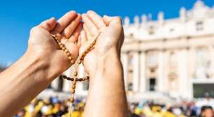 Vaticano apresenta novo decreto em que defende monogamia e critica poliamor