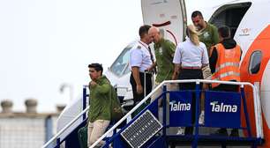 Palmeiras desembarca em Lima e é recebido com festa