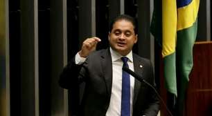 Senador Weverton Rocha é alvo de nova fase da operação da PF que investiga descontos no INSS