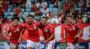 Vila Nova renova contrato com 'queridinho' da torcida até o final de 2027