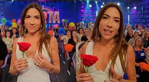 Patrícia Abravanel é presenteada com rosa por Roberto Carlos e reage: 'Quero te ver com a gente'