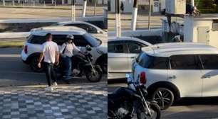 Motociclista é arrastada por motorista em briga de trânsito no litoral de SP