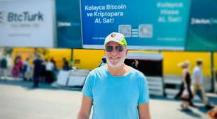 "Preço do bitcoin em prata foi dizimado, venda enquanto pode", ataca Peter Schiff