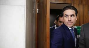 Hugo Motta desafia STF para proteger Ramagem