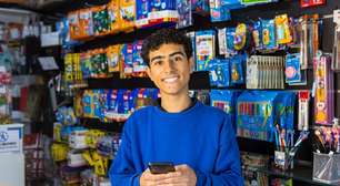 Celular financiado aumenta renda de 66% das pessoas de baixa renda