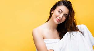 Cabelos molhados à noite: como isso pode afetar sua saúde e beleza