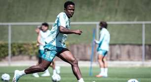 Leonardo Jardim explica contratação de Sinisterra pelo Cruzeiro: "Tentar reabilitá-lo"