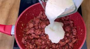 Fricassê de linguiça: sem ir ao forno, você faz o prato em apenas 1 panela, super fácil