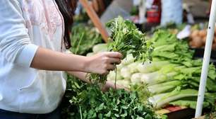 Pouca gente sabe: o vegetal mais saudável do mundo vende na feira e é bem barato, mas todo mundo esquece dele