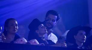 Novo amor? Paula Fernandes e suposto affair curtem show de Simone Mendes em navio e tentam evitar flagra. Fotos!