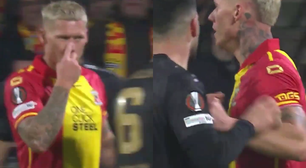 Jogador é multado após gesto ofensivo sobre condição física de adversário na Liga Europa