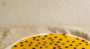 Torta mousse de maracujá: aprenda a receita prática que faz mais sucesso do que pavê