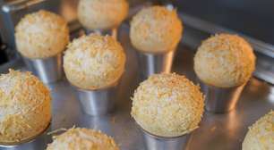 Pão de queijo de liquidificador: receita perfeita para o café da tarde em família