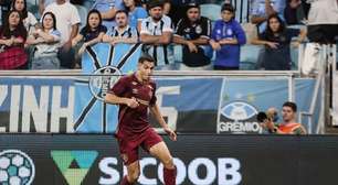 Serna iguala número de participações em gols de Cano na temporada