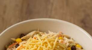 Salpicão de frango tradicional: aprenda a versão cremosa que nunca falta nas festas