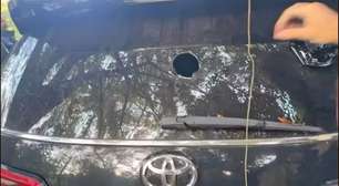 Carro com buraco para fuzil é achado em ação contra 'bunker' do CV no Rio