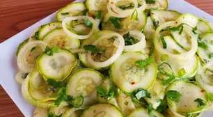 Salada de abobrinha leve e refrescante para variar nas refeições do jantar e almoço