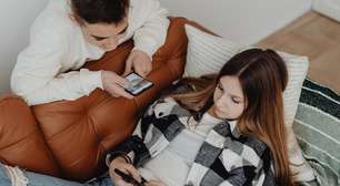 Qual é a melhor idade para dar o primeiro celular para o seu filho? Estudos respondem