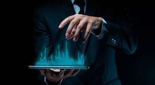 Brasileiros comemoram nova profissão meio período que paga mais que muitos cargos CLT