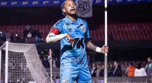 Neymar desconversa sobre futuro após hat-trick: "Minha vontade sempre é o Santos"