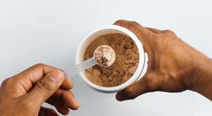 Tomar Whey com água, leite ou iogurte? Especialista indica a melhor forma de consumir esse suplemento
