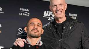 Alexandre Pantoja ganha jaqueta especial do UFC antes de defender cinturão