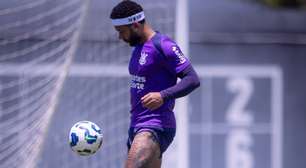 Memphis treina com bola e avança em recuperação para reforçar o Corinthians na Copa do Brasil