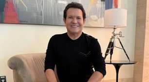 Ximbinha encanta ao exibir foto inédita com filhas e netos: 'Vovô coruja'