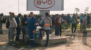 Greve na BYD Bahia chega ao terceiro dia: Trabalhadores querem melhores condições e fim da escala 6×1