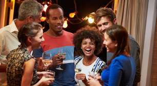 Ter bons amigos durante a vida retarda o envelhecimento, diz estudo