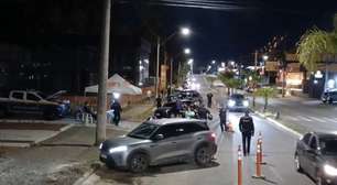 Operação Balada Segura flagra 16 condutores sob suspeita de embriaguez em menos de três horas em Canoas; tijolo de maconha é encontrado