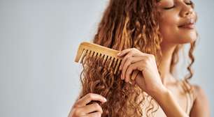 Sem gastar dinheiro: o que há na sua cozinha para dar brilho ao seu cabelo